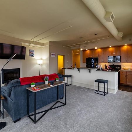 Appartamento King Bed W/ Panoramic Views Of Dt! Rochester Esterno foto