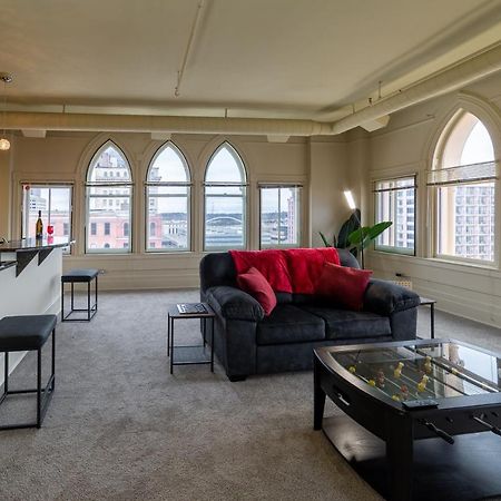 Appartamento King Bed W/ Panoramic Views Of Dt! Rochester Esterno foto
