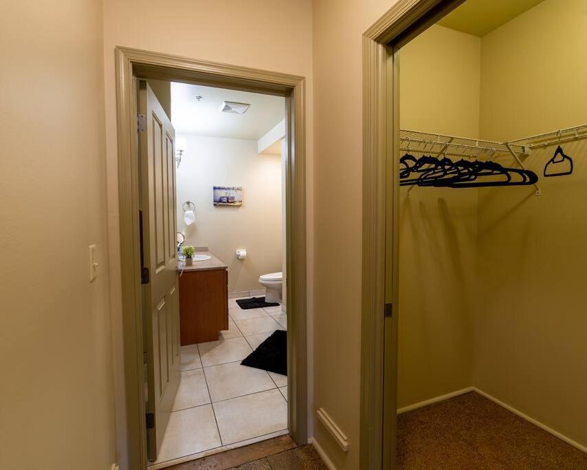 Appartamento King Bed W/ Panoramic Views Of Dt! Rochester Esterno foto