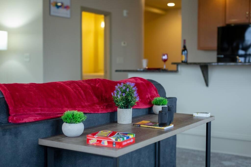 Appartamento King Bed W/ Panoramic Views Of Dt! Rochester Esterno foto